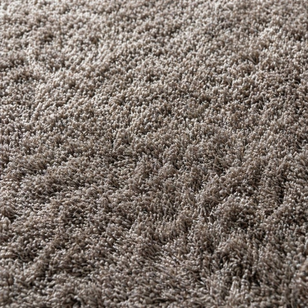 CarpetlyHome barna, hosszú szálú, puha shaggy szőnyeg 25 mm-es szálhosszúsággal, modern minimalista stílusban.