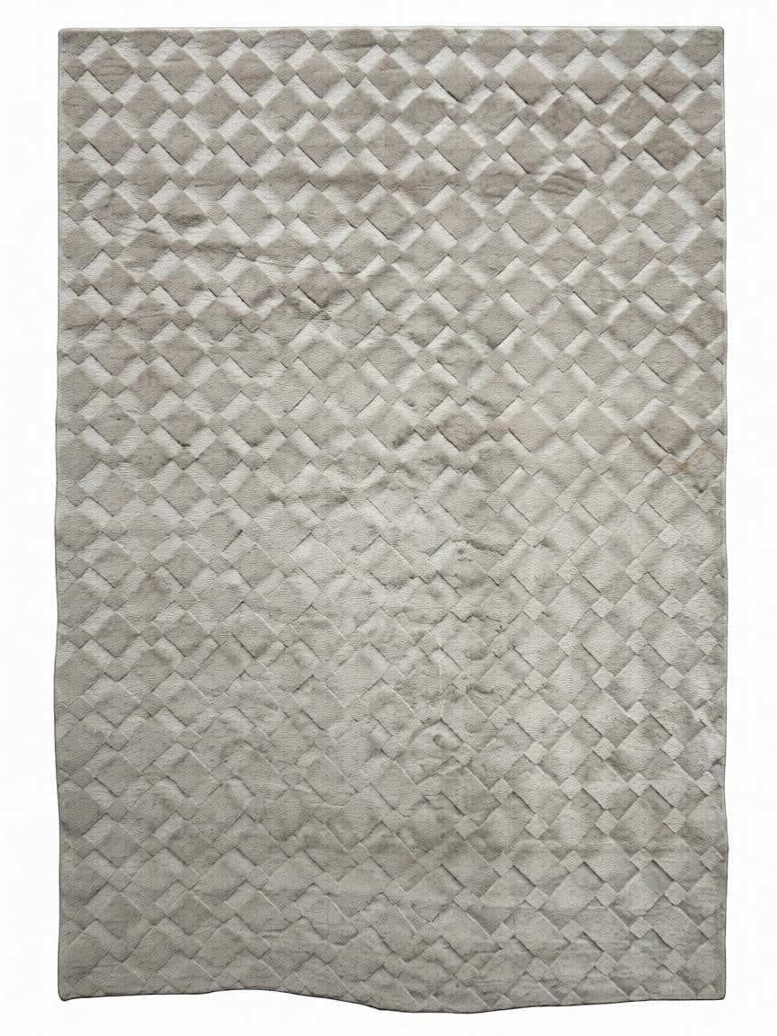 CarpetlyHome bézs színű, kockás mintás, puha polipropilén szőnyeg, 8 mm szálhosszúsággal.
