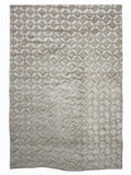 CarpetlyHome bézs színű, kockás mintás, puha polipropilén szőnyeg, 8 mm szálhosszúsággal.
