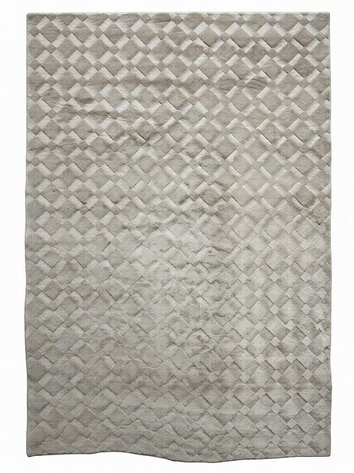 CarpetlyHome bézs színű, kockás mintás, puha polipropilén szőnyeg, 8 mm szálhosszúsággal.