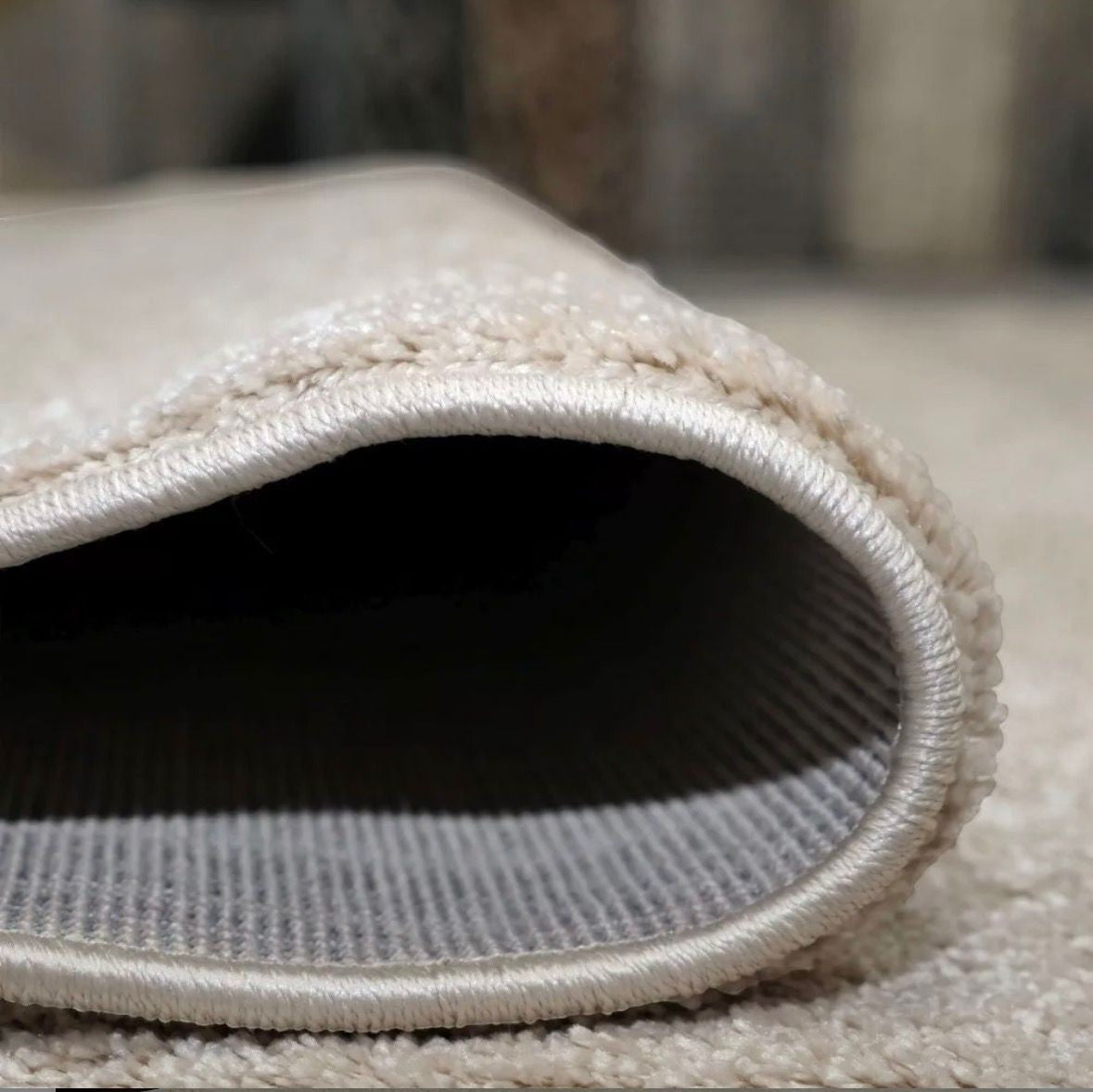 CarpetlyHome egyszínű bézs modern szőnyeg, 100% polipropilén, 12 mm szálhossz, padlófűtéshez is alkalmas