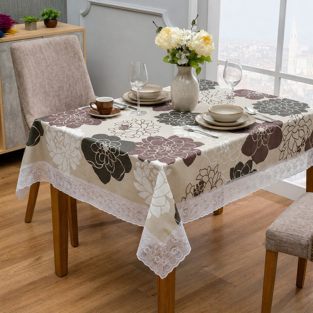 CarpetlyHome bézs virágmintás, csipkeszegélyes PVC asztalterítő, vízlepergető, könnyen tisztítható