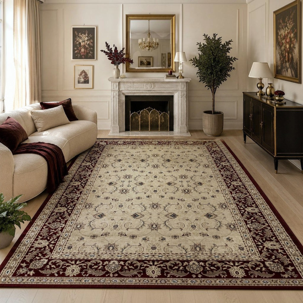 CarpetlyHome klasszikus mintás szőnyeg krémszínű alapon bordó szegéllyel, 100% polipropilén, 12 mm szálhossz.