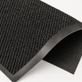 CarpetlyHome fekete polipropilén szennyfogó szőnyeg, strapabíró, UV-álló, víztaszító, 8mm szálhossz.