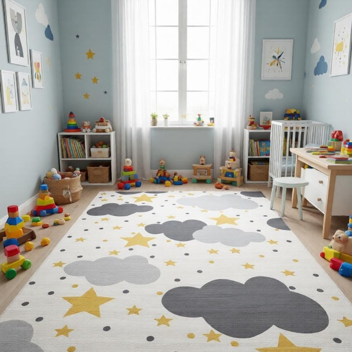 CarpetlyHome szürke/arany felhők és csillagok mintás gyerekszőnyeg, 100% polipropilén, 8mm szálhossz.