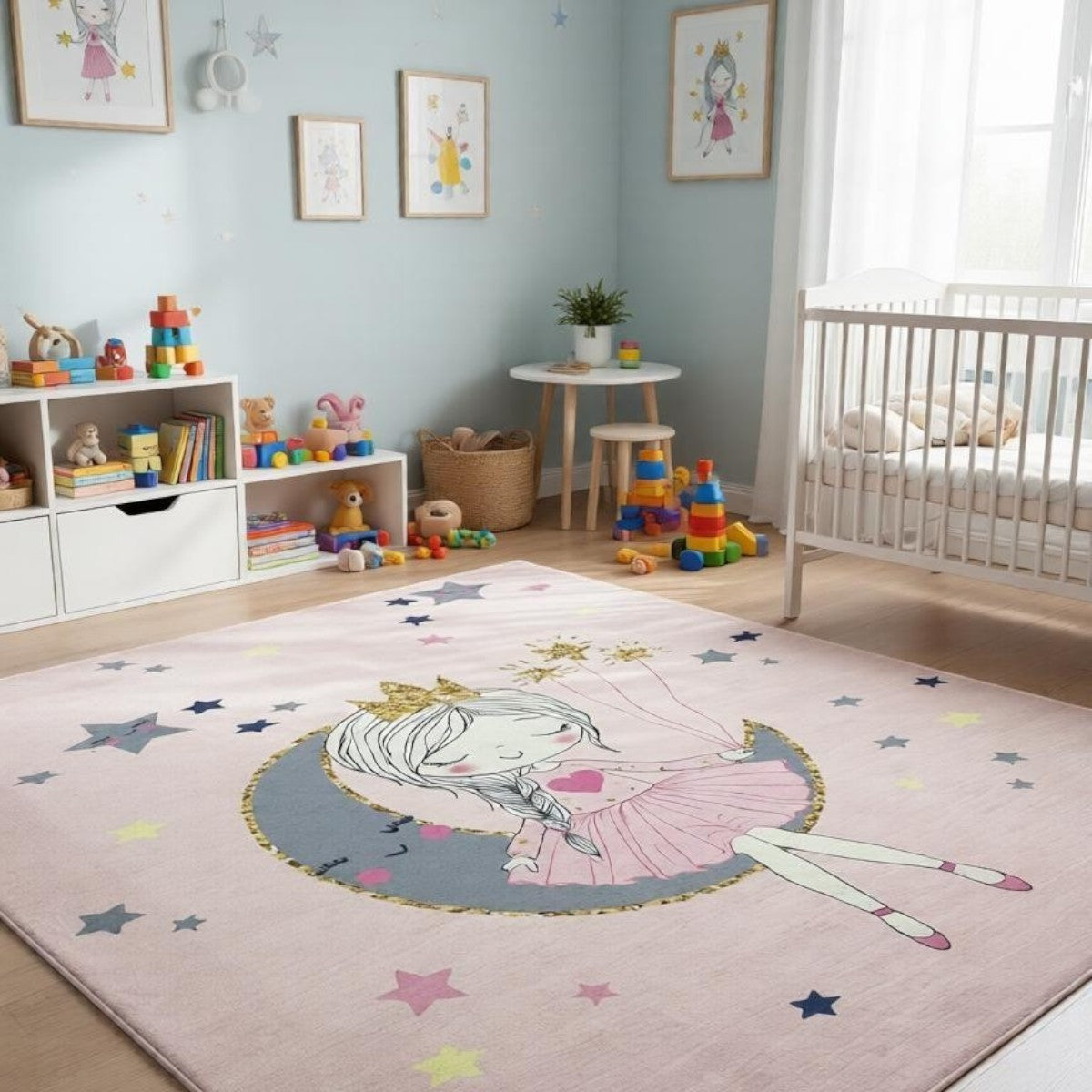 CarpetlyHome hercegnős rózsaszín gyerekszőnyeg csillagokkal és holddal, 100% polipropilén, 8 mm szálhossz.