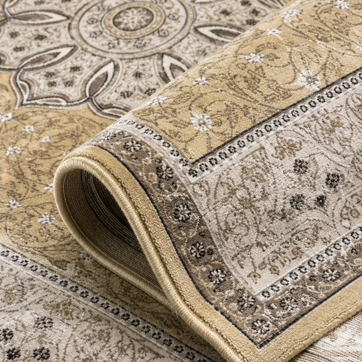 CarpetlyHome Ottoman világos bézs és arany színű, klasszikus ornamentikus mintás polipropilén szőnyeg