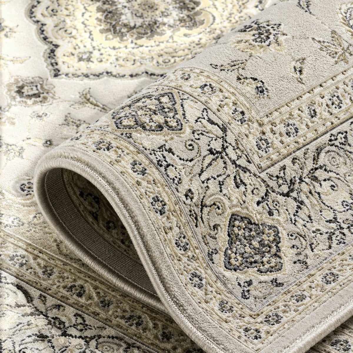 CarpetlyHome Ottoman krém színű, klasszikus mintás, 12 mm szálhosszúságú polipropilén szőnyeg részletgazdag mintával.