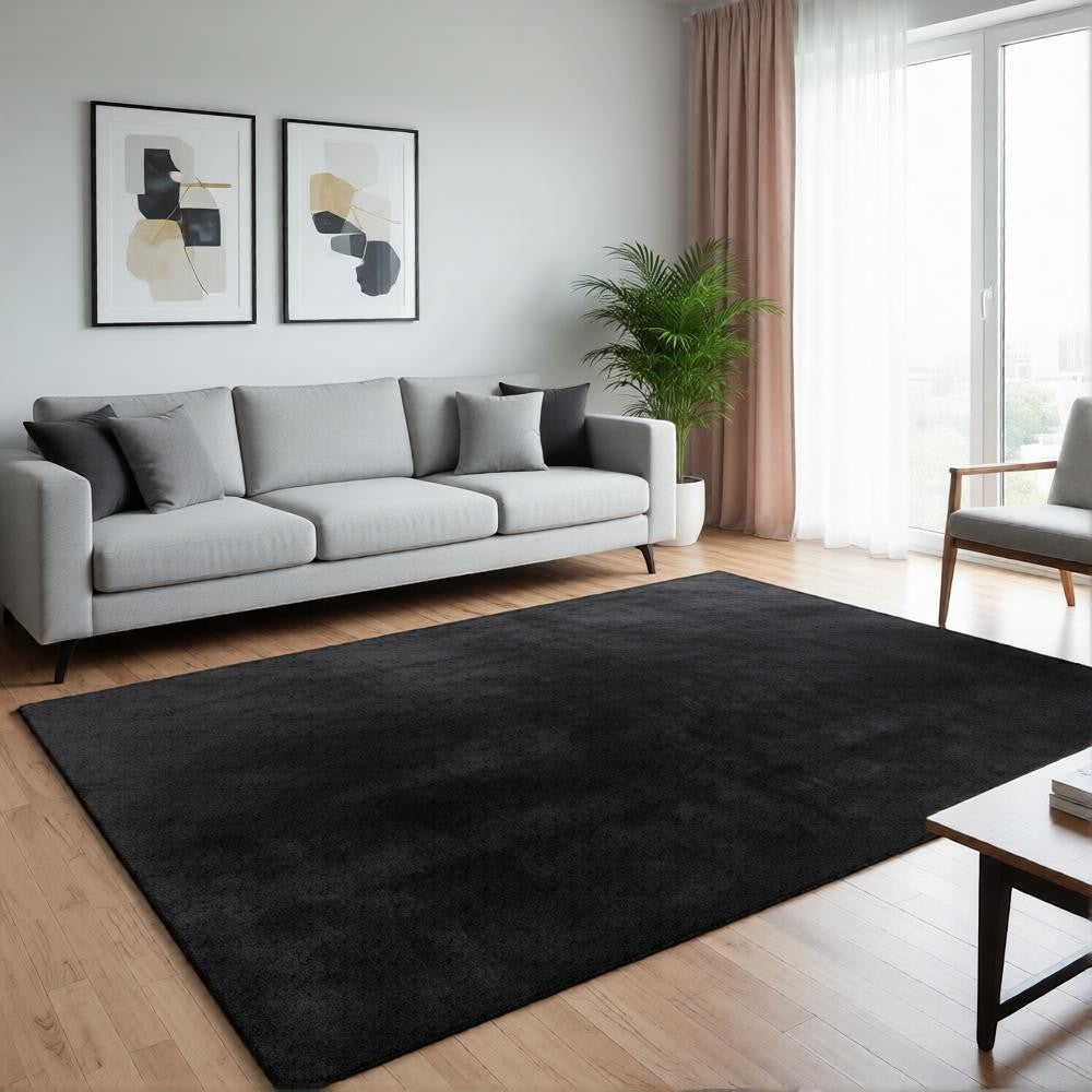 CarpetlyHome Royal Plüss egyszínű fekete szőnyeg, puha plüss anyagból, 12 mm szálhosszúsággal, ideális nappaliba és hálószobába.