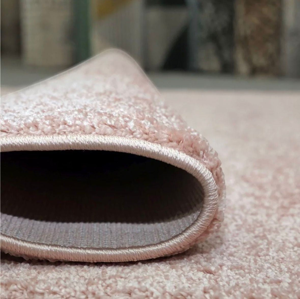 CarpetlyHome egyszínű rózsaszín, puha szálú, modern, 12 mm szálhosszúságú polipropilén szőnyeg.