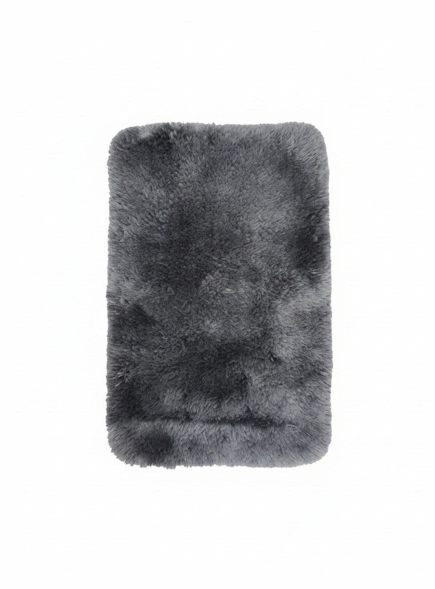 CarpetlyHome Scott antracit szürke, 20 mm szálhosszúságú, puha polipropilén fürdőszobaszőnyeg gumis hátoldallal.