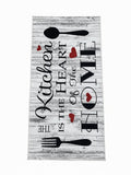 CarpetlyHome szürke mintás konyhai szőnyeg, "Kitchen is the HEART of the HOME" felirattal, evőeszközökkel, poliészterből.