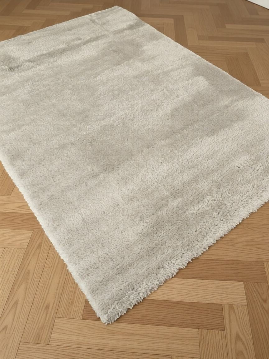 CarpetlyHome szürke, puha, shaggy szőnyeg, 100% polipropilén, 30 mm szálhossz.